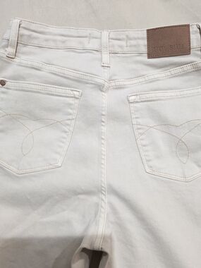 Judy Blue Distressed High-Rise Jeans - Size 7/28